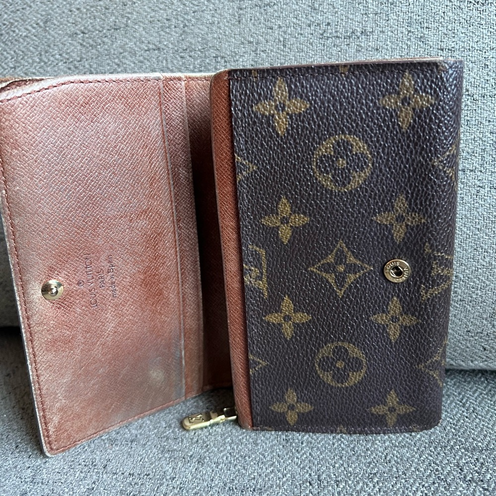 Louis Vuitton Monogram Porte-Monnaie Tresor Wallet - Picture 4 of 12